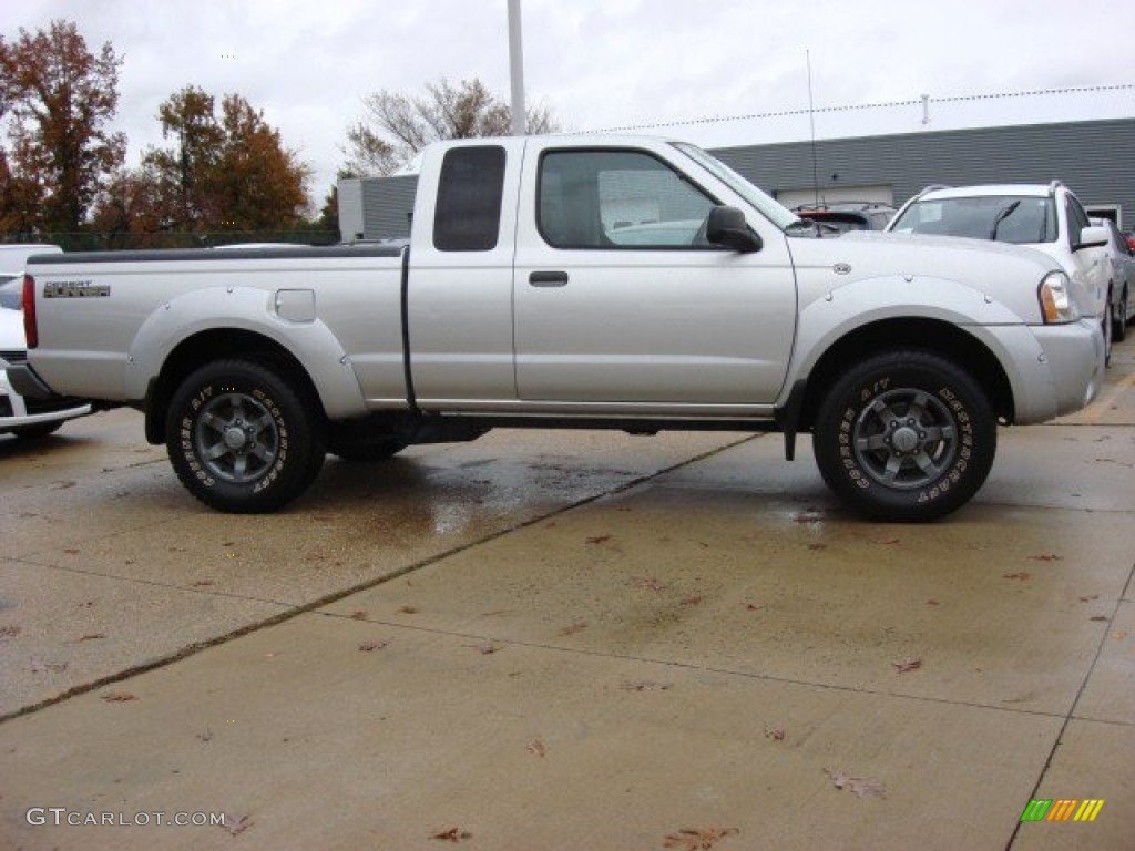 2004 Frontier XE King Cab Desert Runner - Radiant Silver Metallic / Gray photo #3