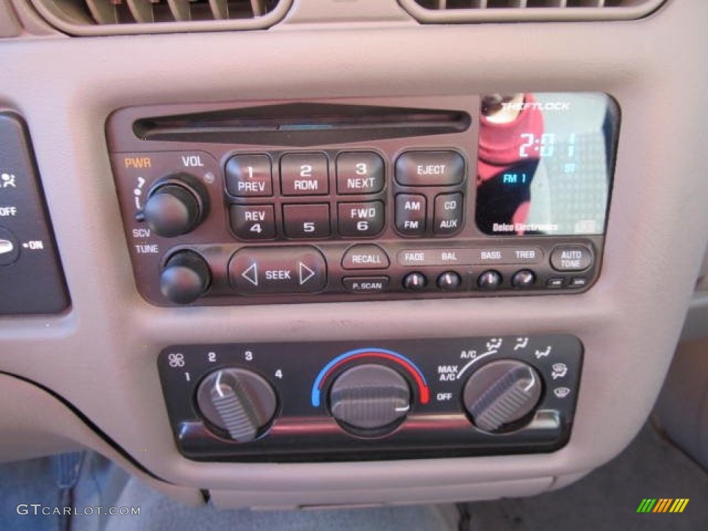 1999 Chevrolet S10 LS Extended Cab Controls Photos