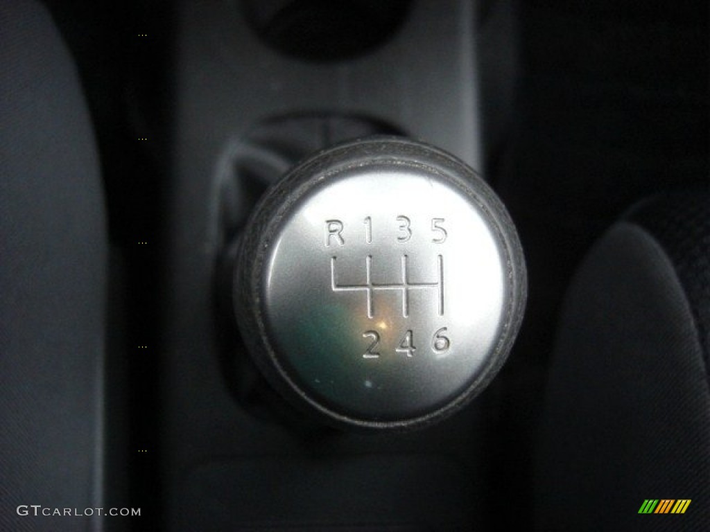 2010 Nissan Cube 1.8 S Transmission Photos