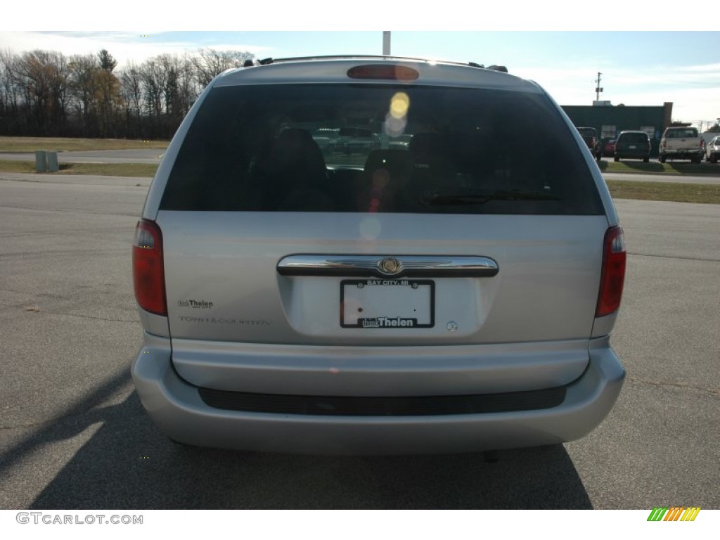 2006 Town & Country  - Bright Silver Metallic / Medium Slate Gray photo #4