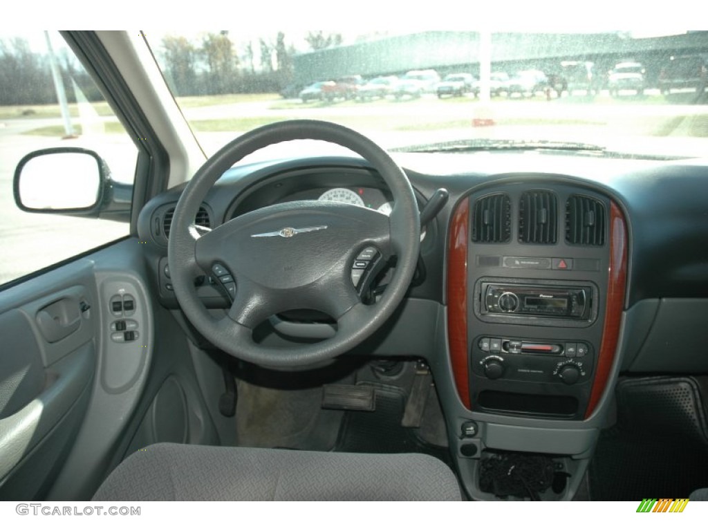 2006 Town & Country  - Bright Silver Metallic / Medium Slate Gray photo #8