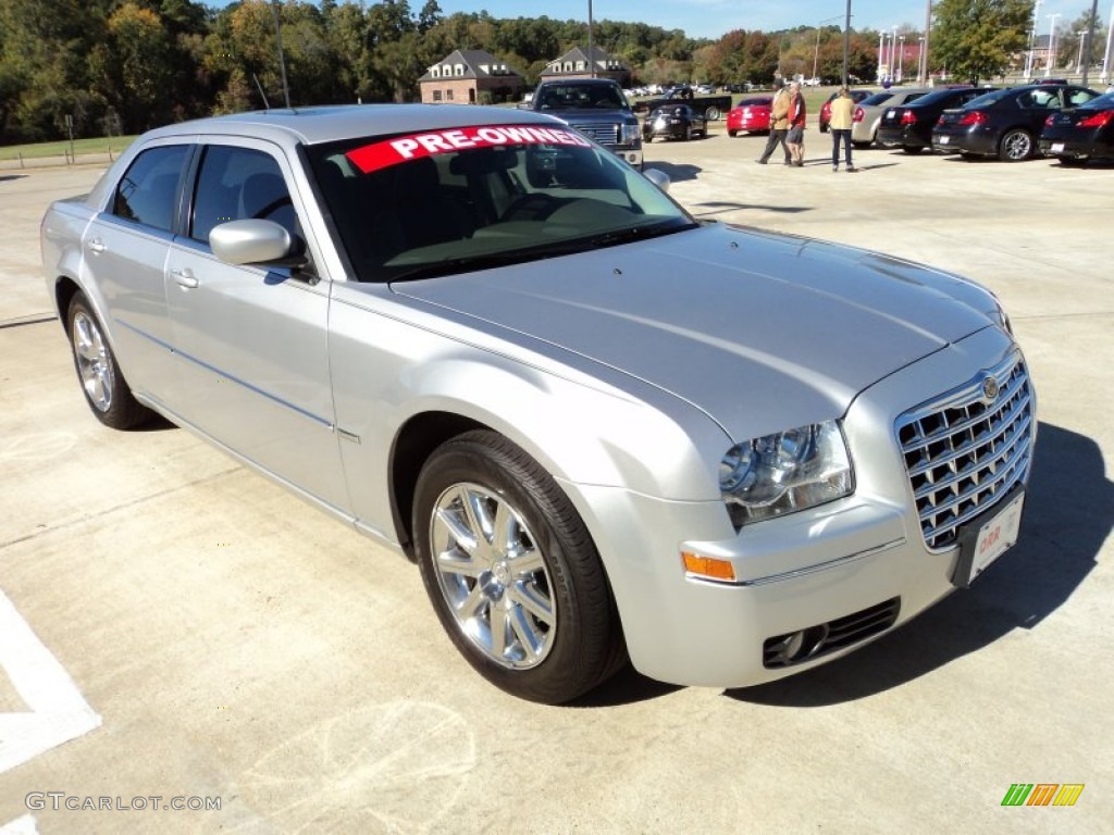 2008 300 Touring Signature Series - Bright Silver Metallic / Dark Khaki/Light Graystone photo #2