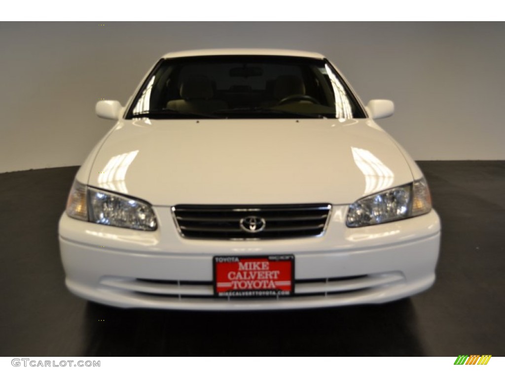 2001 Camry LE - Super White / Oak photo #2