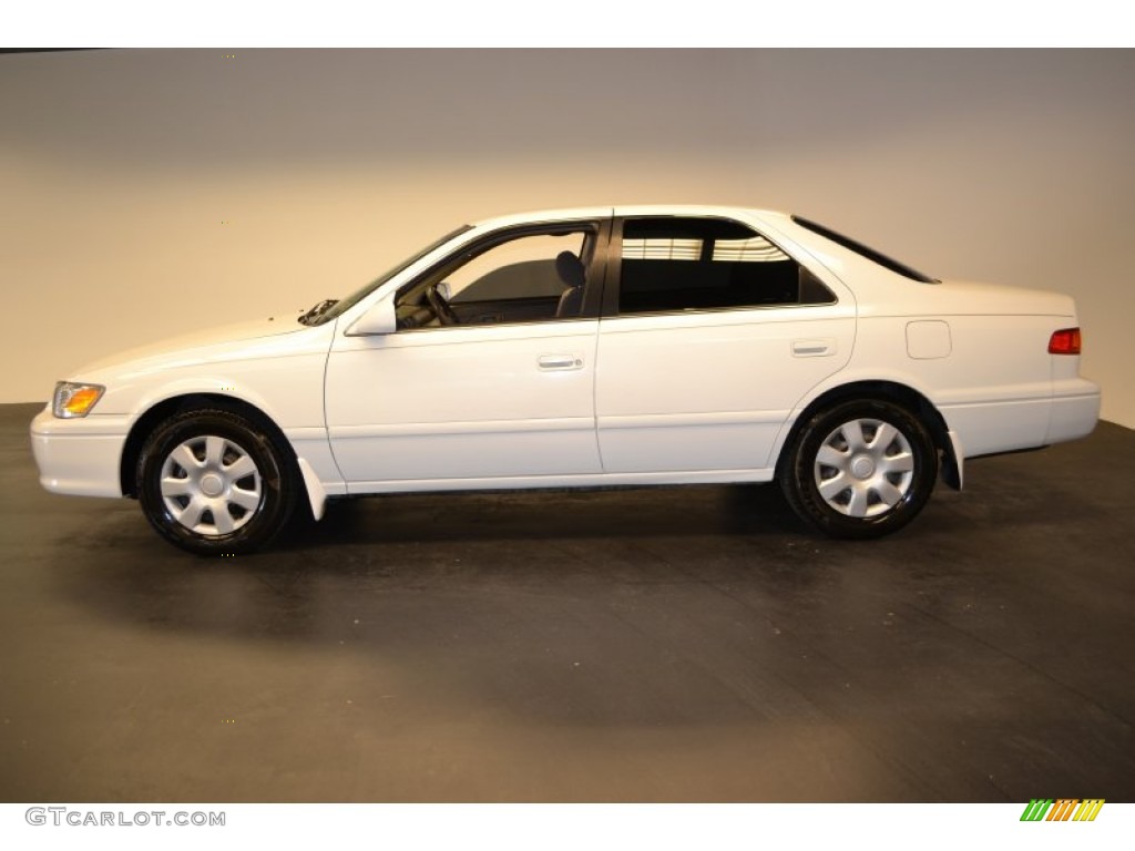 2001 Camry LE - Super White / Oak photo #3
