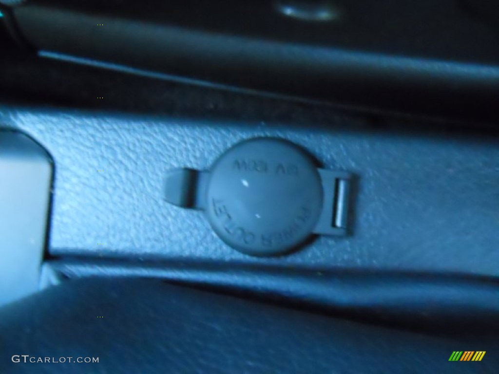 2011 Aveo Aveo5 LT - Summit White / Charcoal photo #9