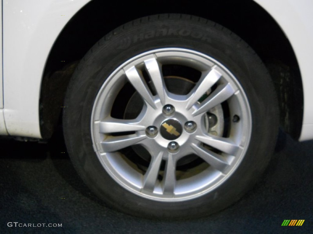 2011 Aveo Aveo5 LT - Summit White / Charcoal photo #21