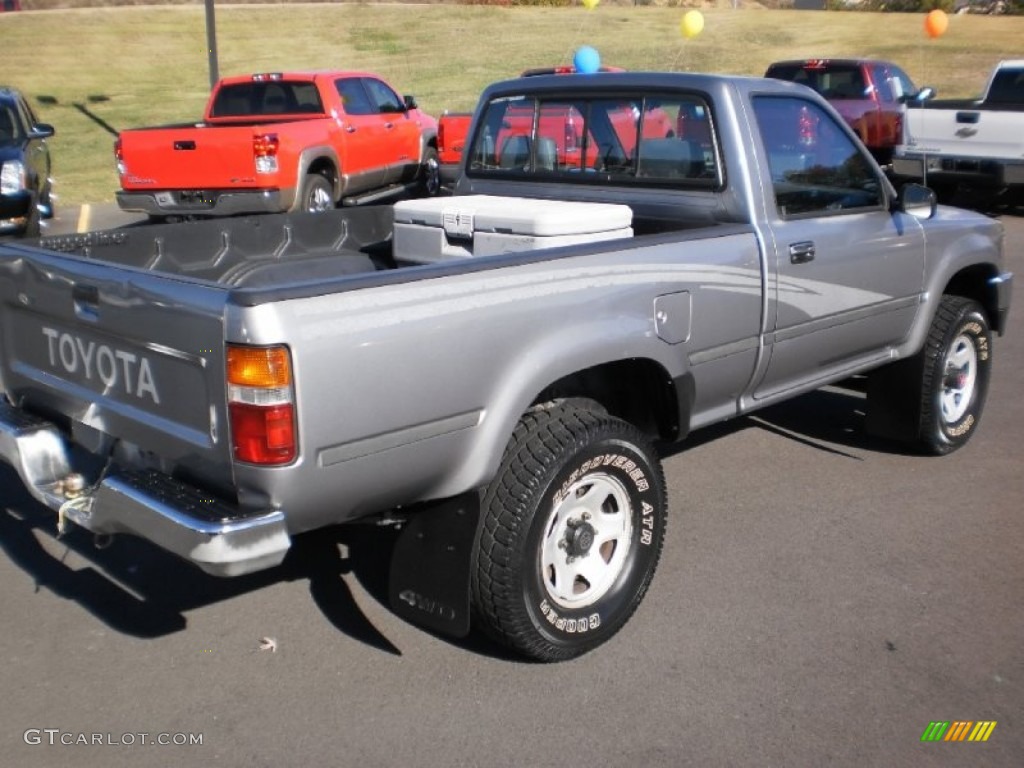 1993 Pickup Deluxe Regular Cab 4x4 - Silver Metallic / Gray photo #5