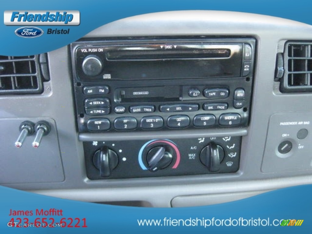 2001 F250 Super Duty XLT Regular Cab 4x4 - Toreador Red Metallic / Medium Graphite photo #17