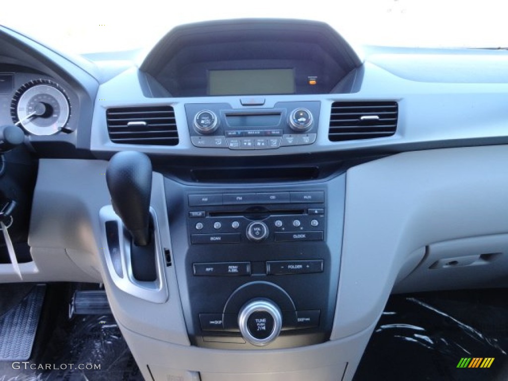 2012 Honda Odyssey LX Controls Photo #56726012