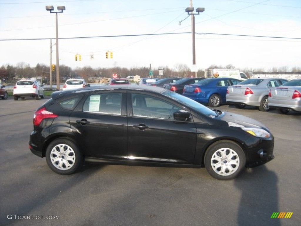 2012 Focus SE 5-Door - Tuxedo Black Metallic / Charcoal Black photo #4