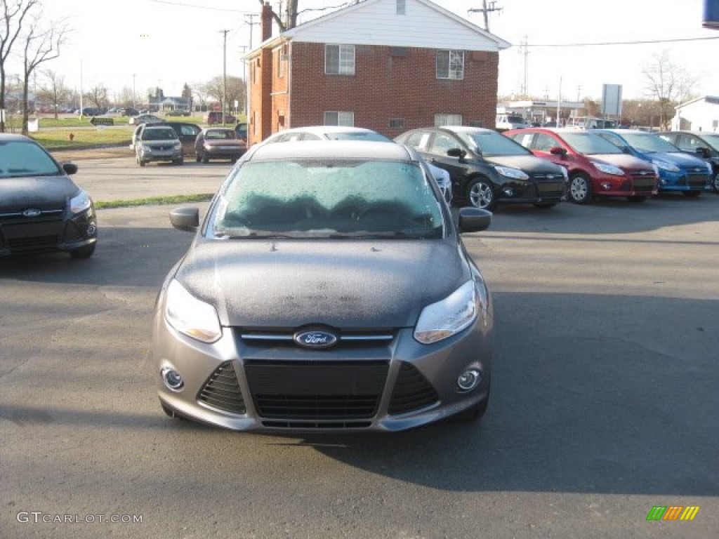 2012 Focus SE 5-Door - Sterling Grey Metallic / Charcoal Black photo #2