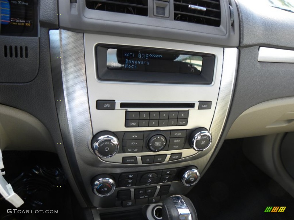 2011 Fusion Hybrid - Ingot Silver Metallic / Medium Light Stone photo #22