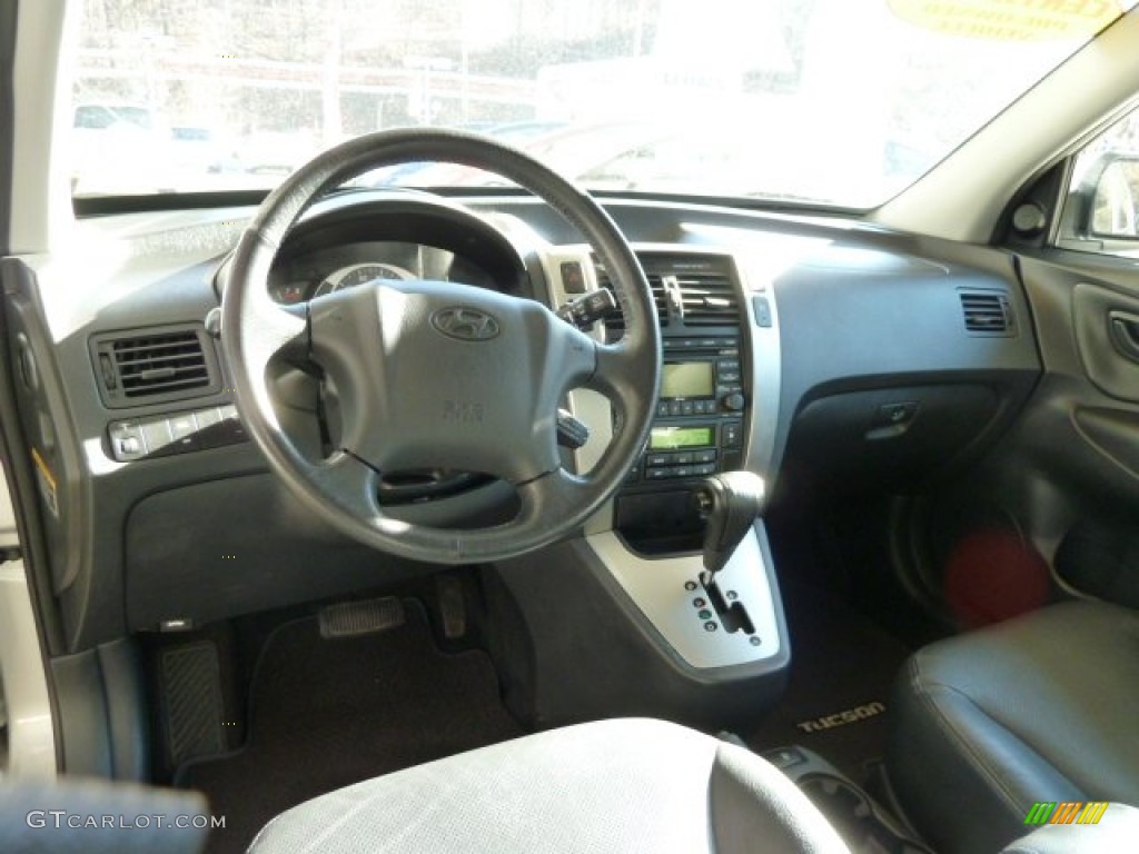 2009 Hyundai Tucson GLS Gray Dashboard Photo #56733700