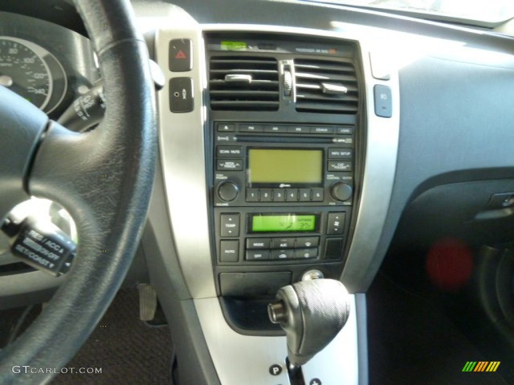 2009 Hyundai Tucson GLS Controls Photo #56733725