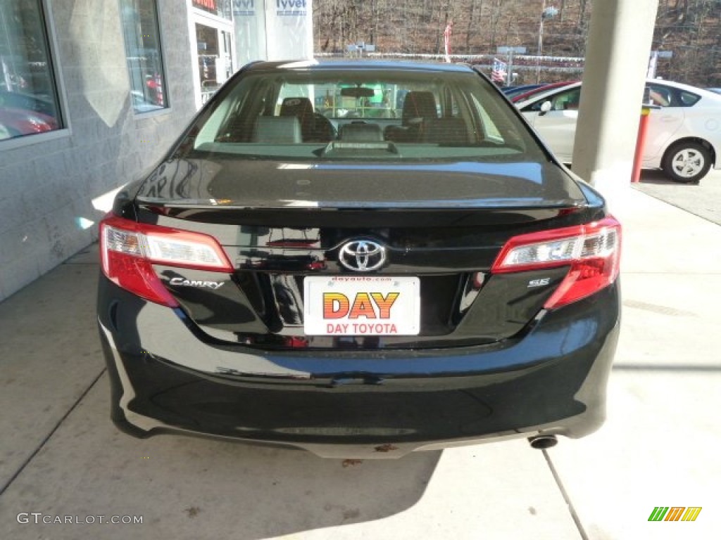 2012 Camry SE - Attitude Black Metallic / Black photo #3