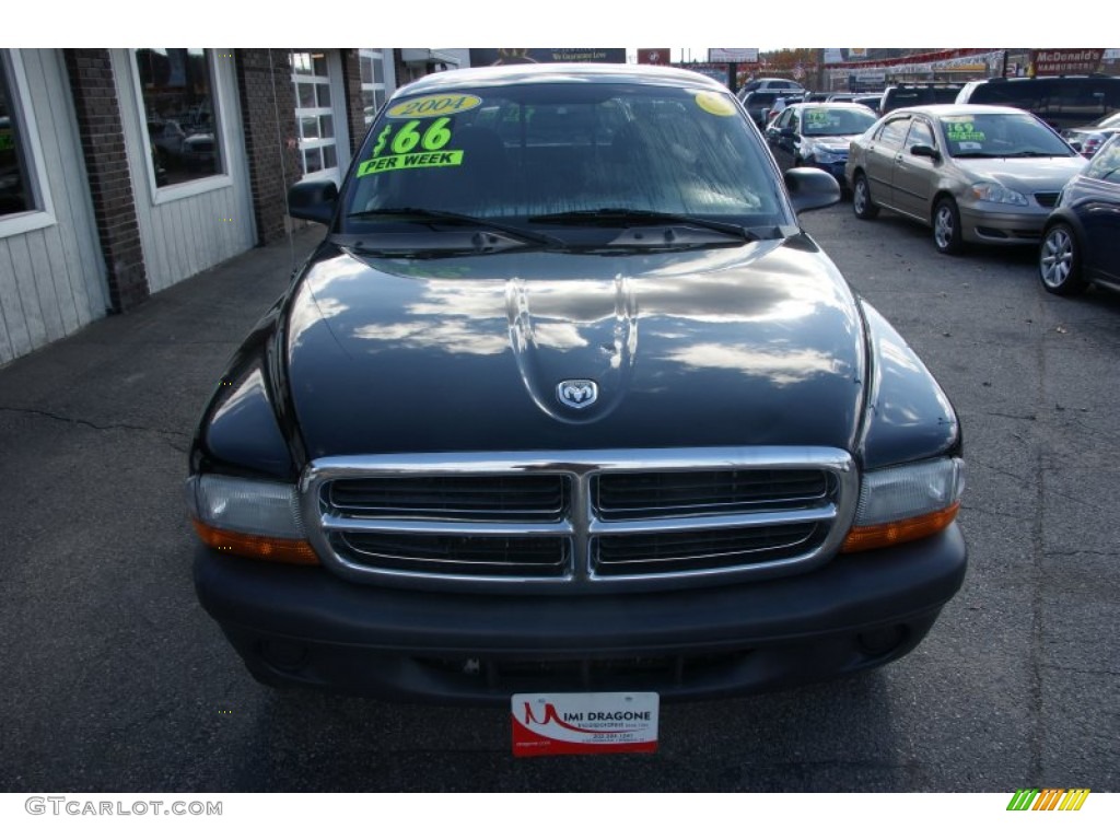 2004 Dakota SXT Regular Cab 4x4 - Black / Dark Slate Gray photo #2