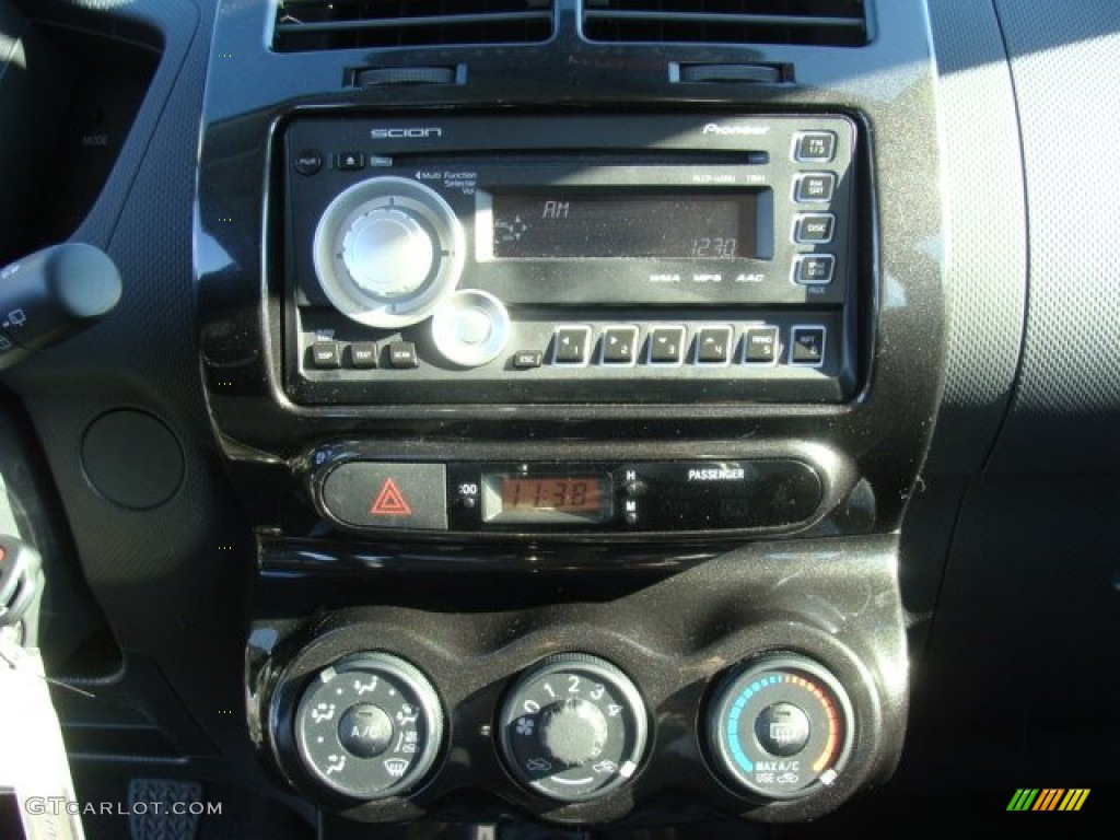 2010 Scion xD Standard xD Model Controls Photo #56742138