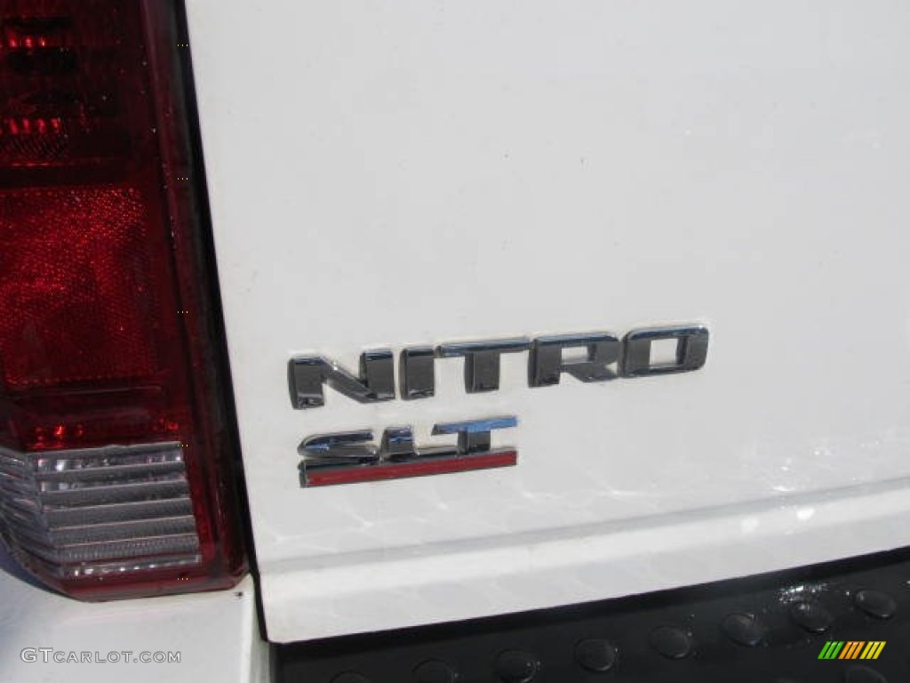 2007 Nitro SLT 4x4 - Stone White / Dark Slate Gray photo #7