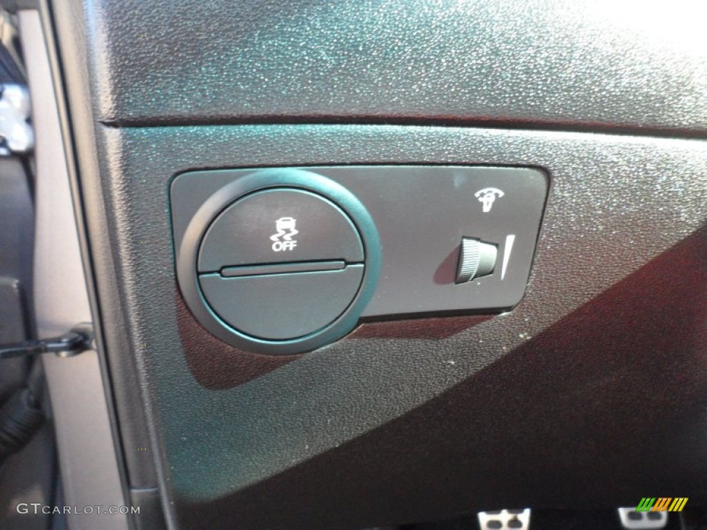 2010 Hyundai Genesis Coupe 2.0T Track Controls Photos