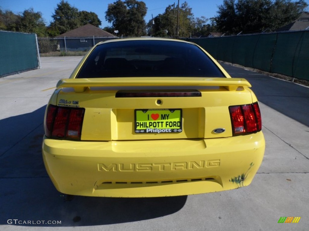 2001 Mustang V6 Coupe - Zinc Yellow Metallic / Dark Charcoal photo #4