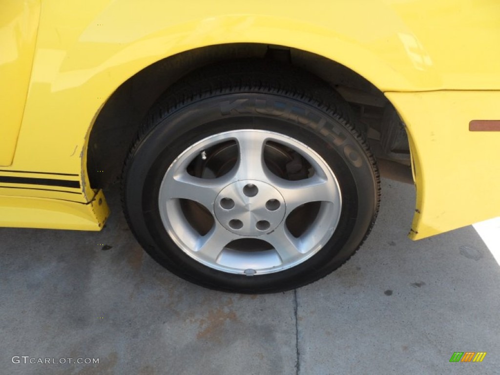 2001 Mustang V6 Coupe - Zinc Yellow Metallic / Dark Charcoal photo #10