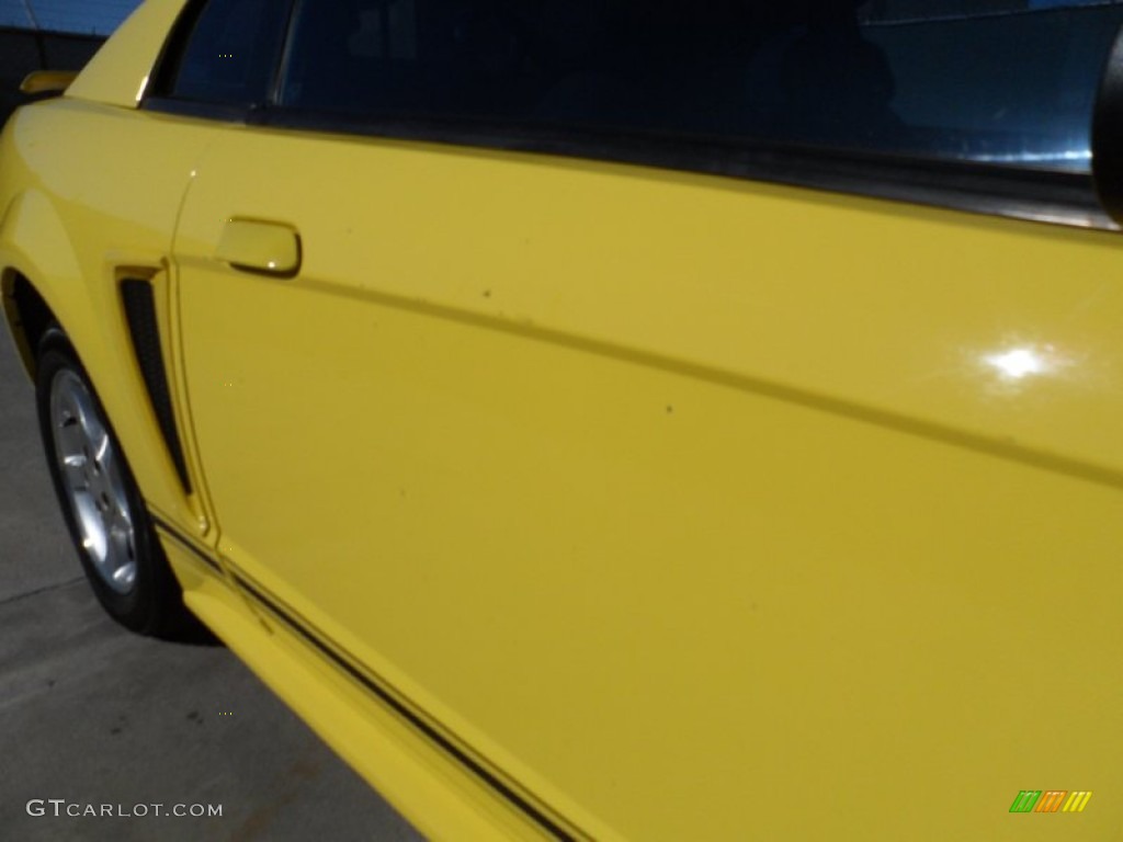 2001 Mustang V6 Coupe - Zinc Yellow Metallic / Dark Charcoal photo #13