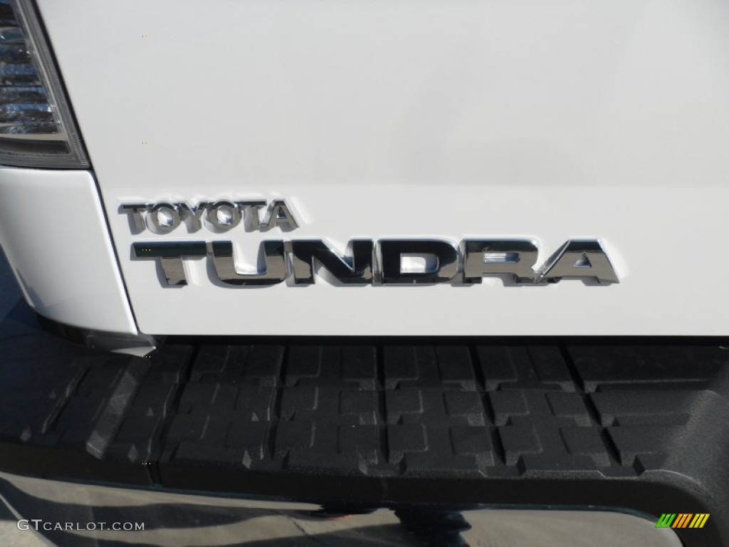 2012 Tundra SR5 TRD CrewMax - Super White / Graphite photo #17