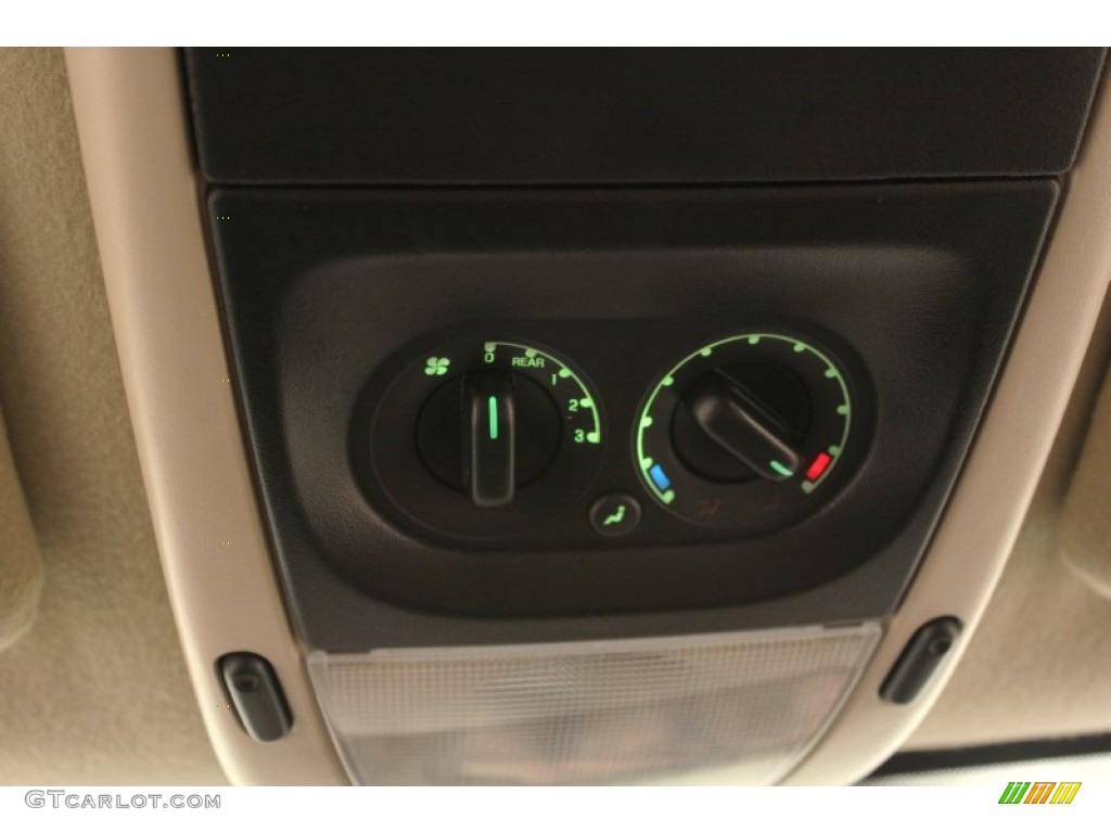 2003 Mercury Mountaineer Convenience AWD Controls Photos
