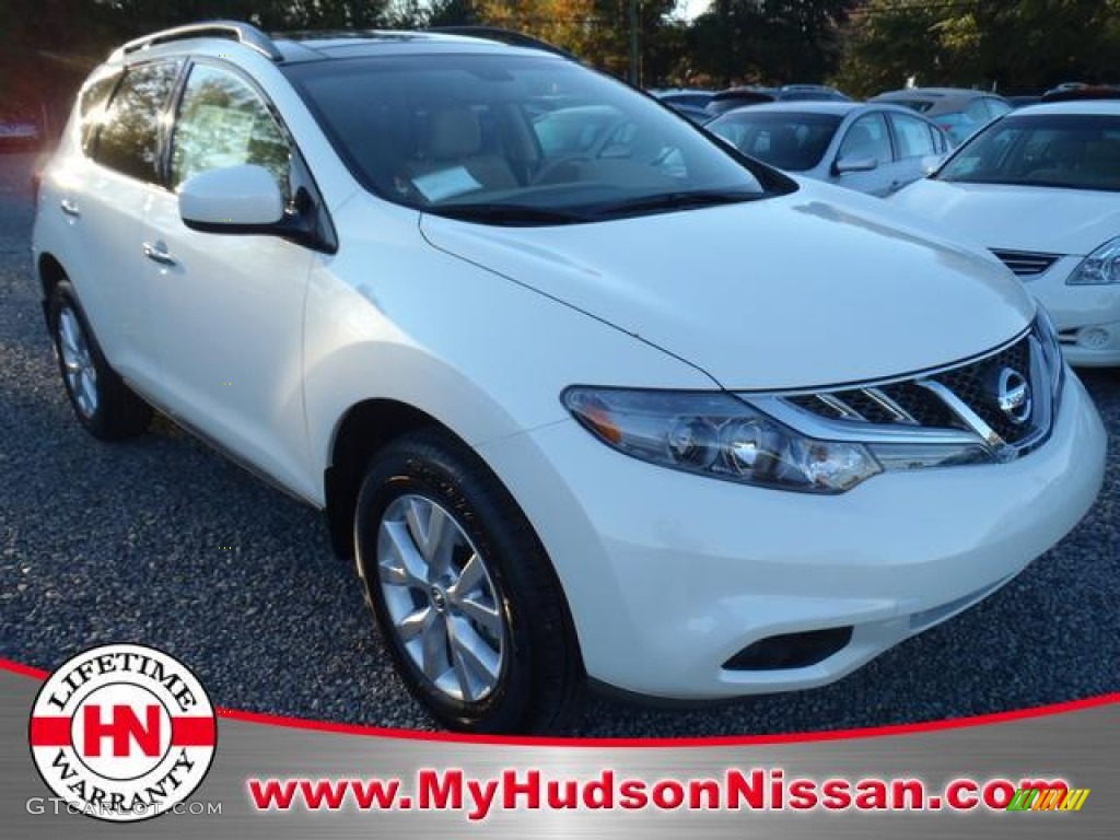 Pearl White Nissan Murano