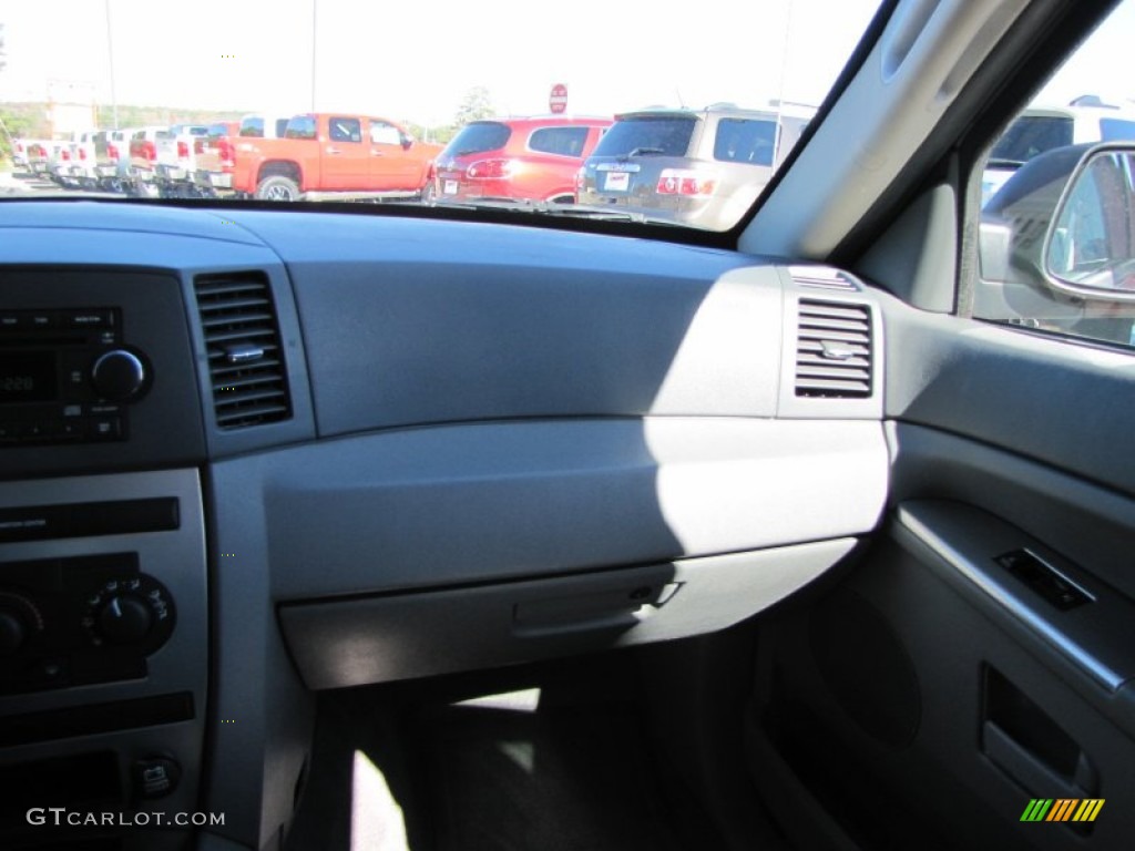 2006 Grand Cherokee Laredo - Inferno Red Crystal Pearl / Medium Slate Gray photo #18