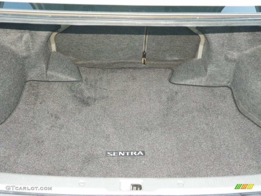 2004 Nissan Sentra 1.8 S Trunk Photo #56757132