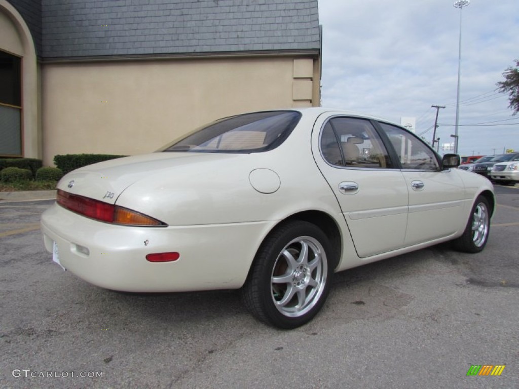 Ivory Quartz Metallic 1997 Infiniti J 30 Exterior Photo #56758080