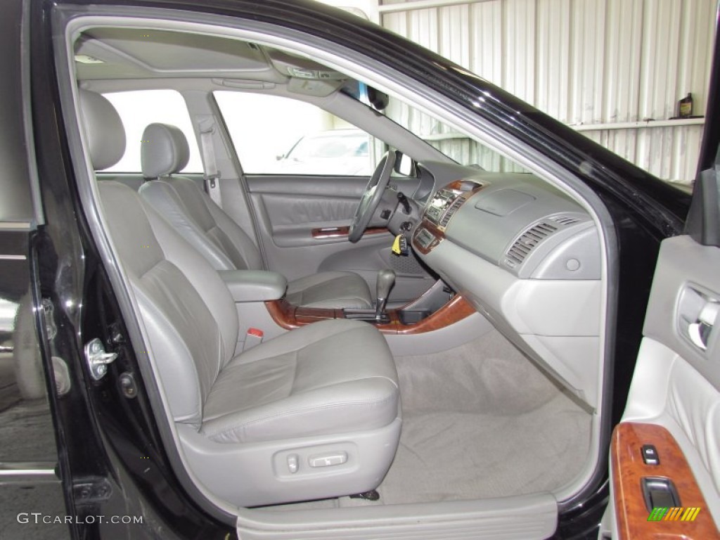 2004 Camry XLE V6 - Black / Taupe photo #9