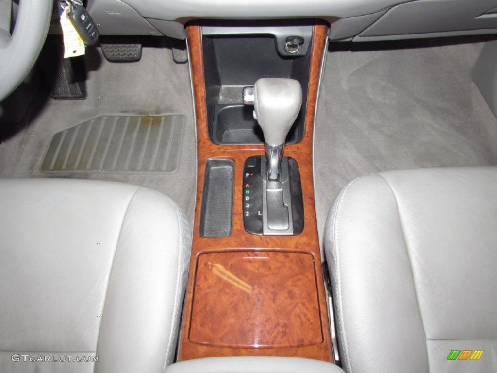2004 Camry XLE V6 - Black / Taupe photo #16