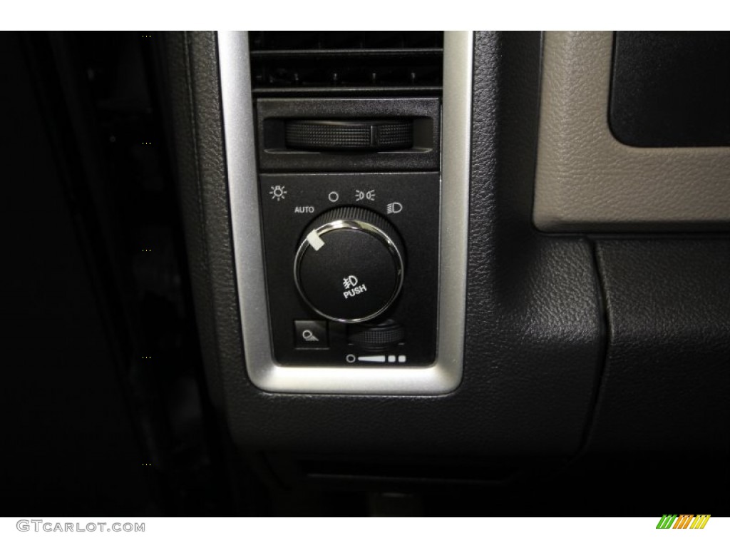 2010 Ram 1500 Lone Star Crew Cab - Brilliant Black Crystal Pearl / Dark Slate/Medium Graystone photo #28