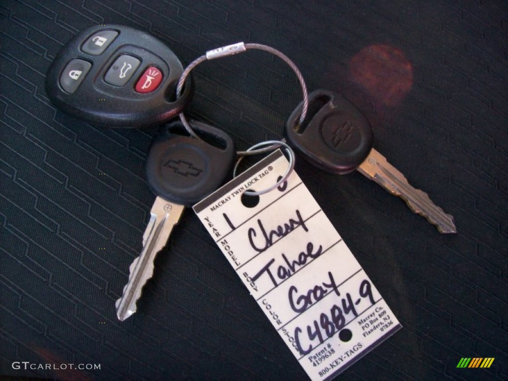 2010 Chevrolet Tahoe LS 4x4 Keys Photos