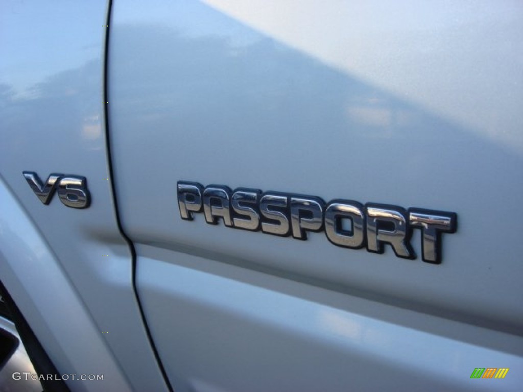 1998 Passport LX 4WD - Bright Silver Metallic / Gray photo #21
