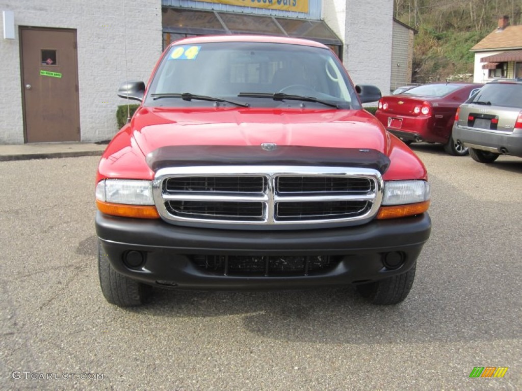 2004 Dakota SLT Club Cab 4x4 - Flame Red / Dark Slate Gray photo #3