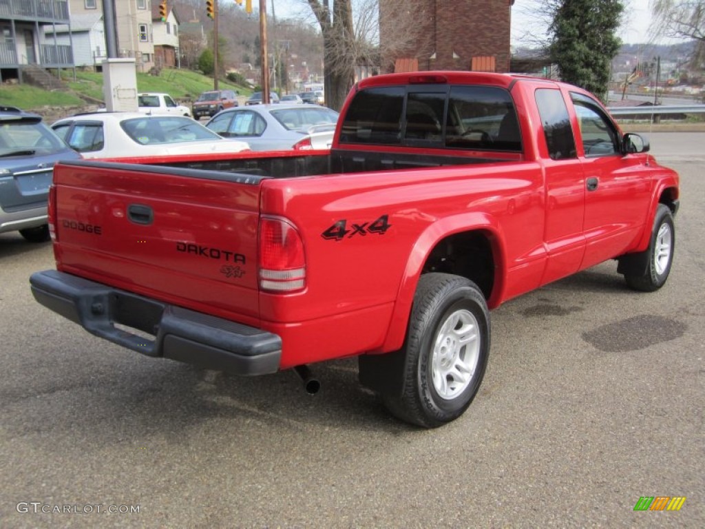 2004 Dakota SLT Club Cab 4x4 - Flame Red / Dark Slate Gray photo #10