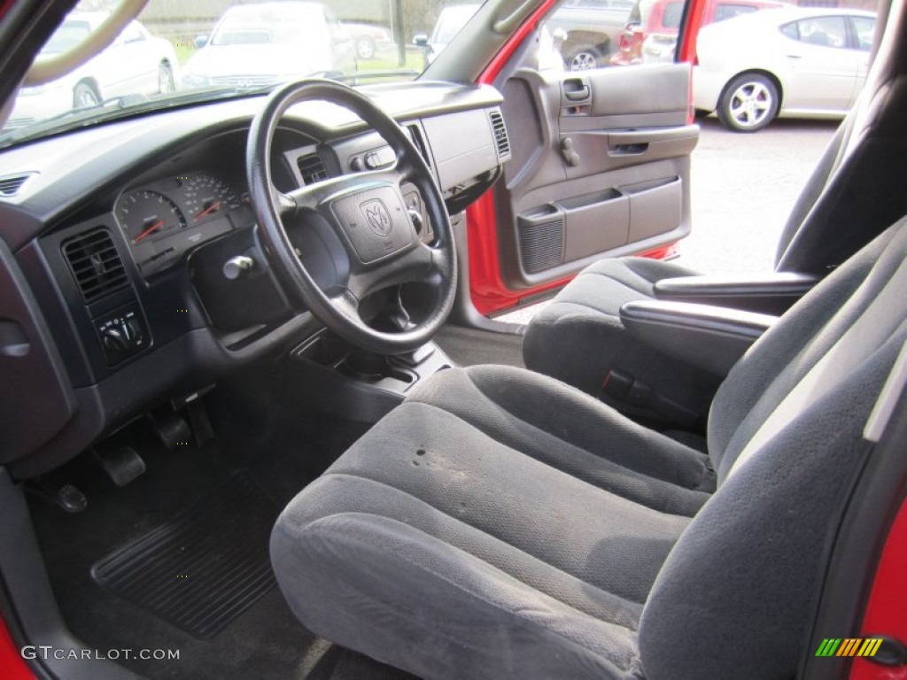 2004 Dakota SLT Club Cab 4x4 - Flame Red / Dark Slate Gray photo #15