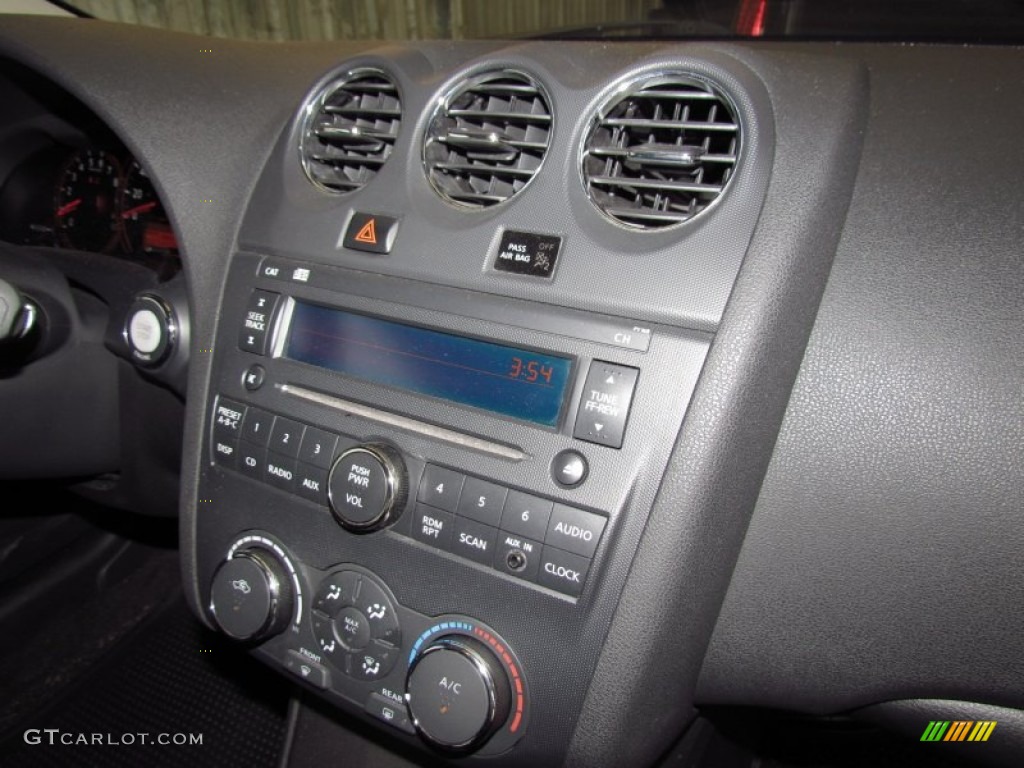 2009 Nissan Altima 3.5 SE Coupe Controls Photo #56770800