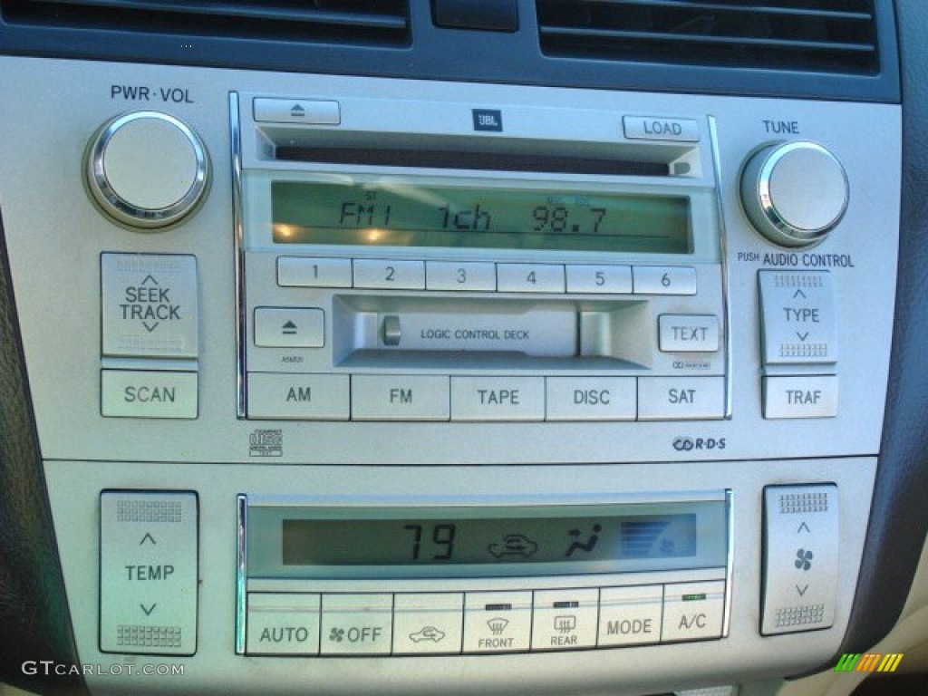 2006 Toyota Solara SLE V6 Convertible Controls Photo #56772066