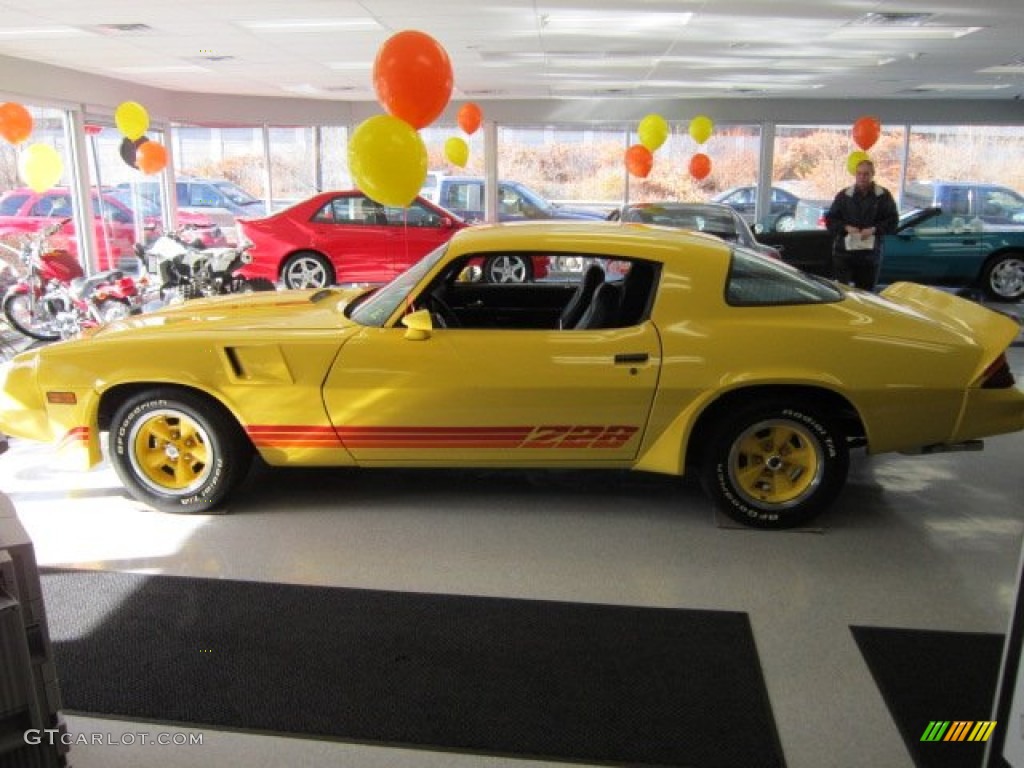 1980 Camaro Z28 Sport Coupe - Bright Yellow / Black photo #2
