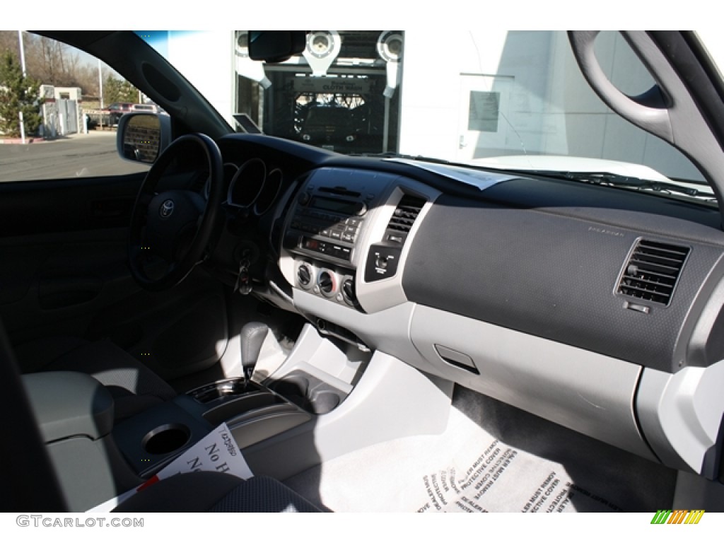 2010 Tacoma V6 SR5 TRD Sport Access Cab 4x4 - Super White / Graphite photo #10