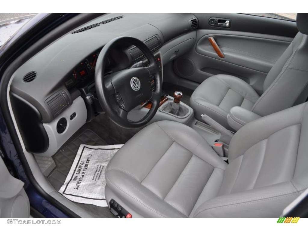 Gray Interior 2001 Volkswagen Passat GLX Sedan Photo #56777388