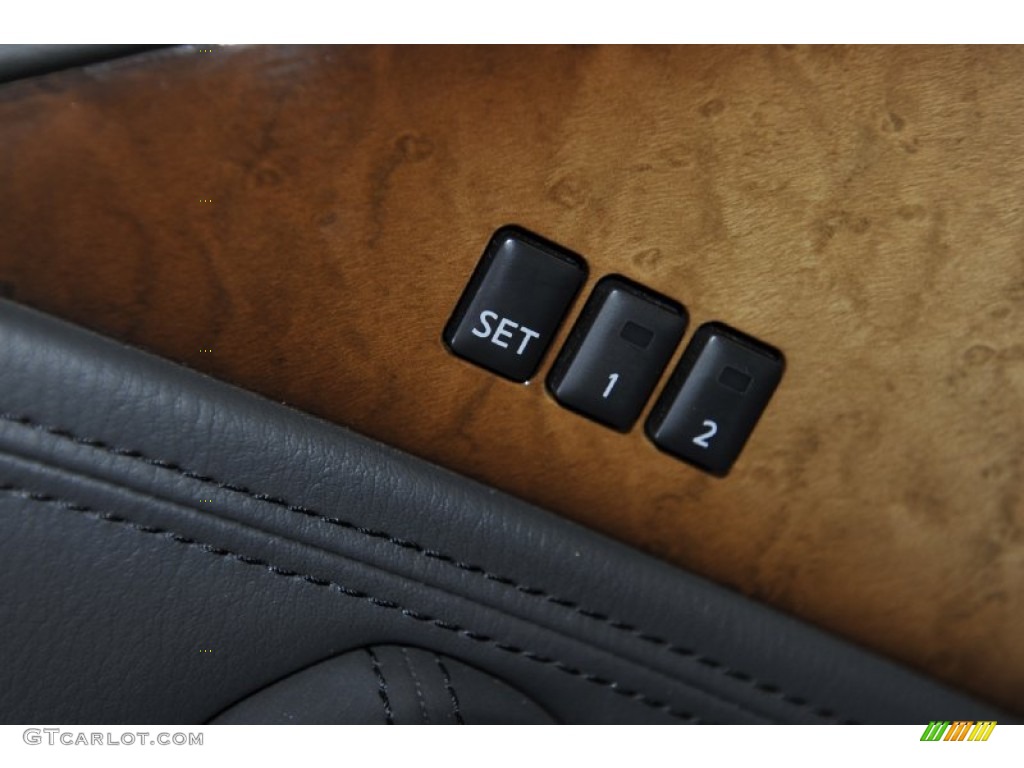 2011 Infiniti QX 56 Controls Photo #56780907