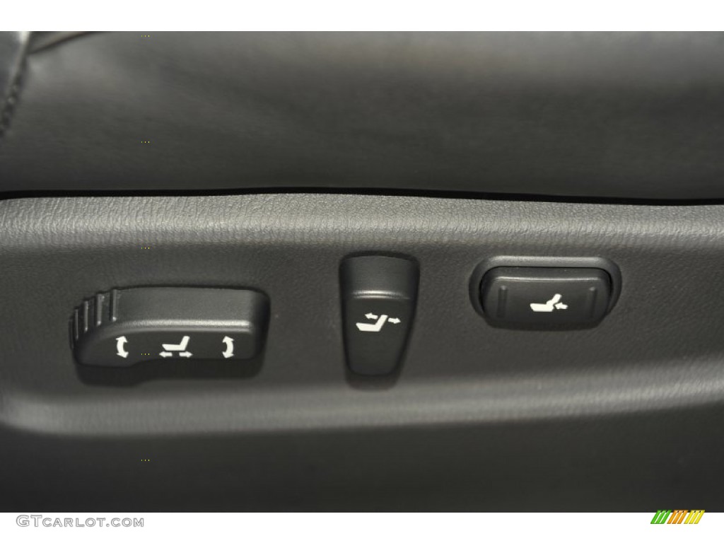 2011 Infiniti QX 56 Controls Photo #56780913