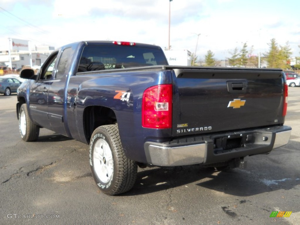 2009 Silverado 1500 LT Extended Cab 4x4 - Imperial Blue Metallic / Ebony photo #3