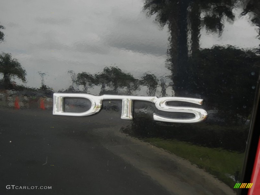2001 Cadillac DeVille DTS Sedan Marks and Logos Photo #56785681