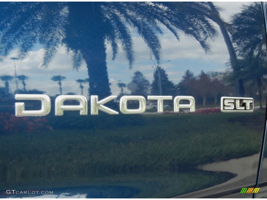 2001 Dodge Dakota SLT Club Cab Marks and Logos Photos